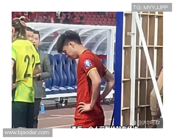 总决赛赛场小动作被镜头捕捉引发热议球员细节表现成焦点